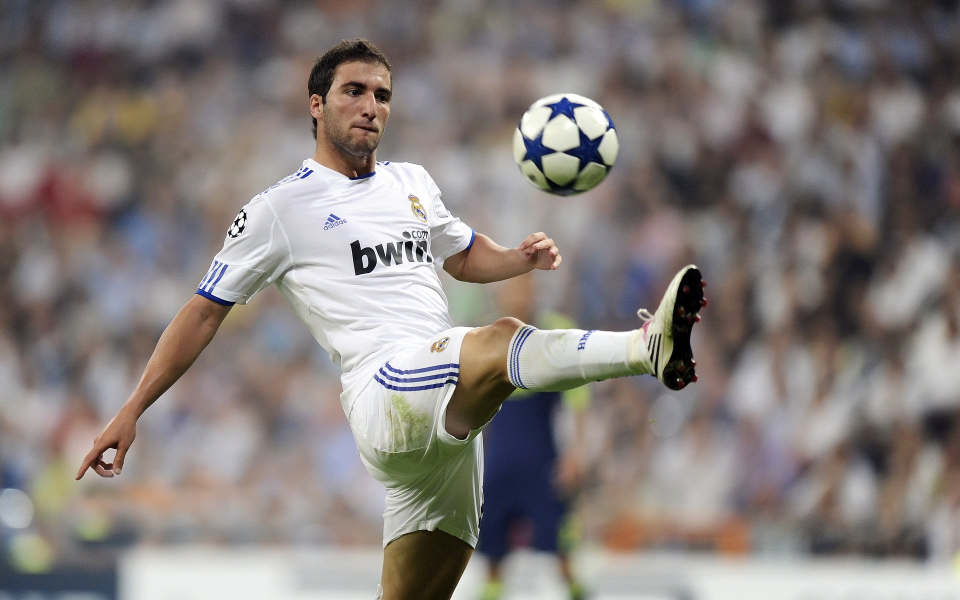 科技风潮:大数据、传感器和AI推动比赛走向智能化,大数据时代,遍布全球各个角落的传感器